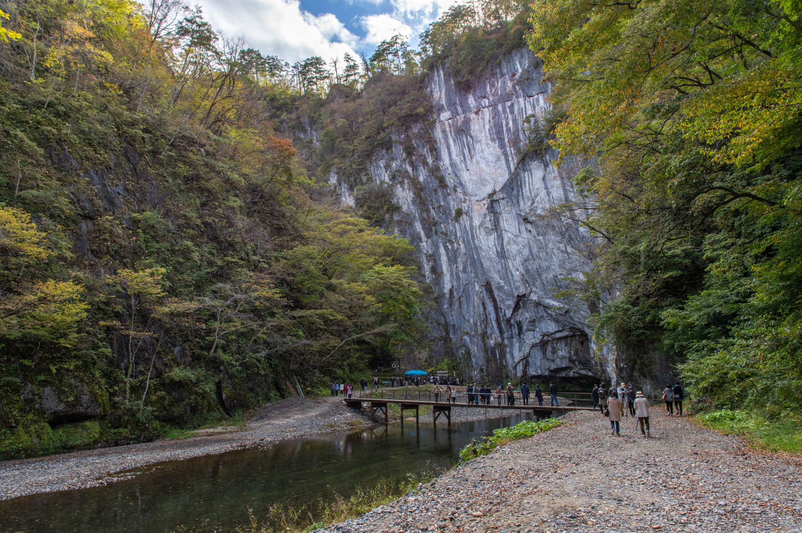 一ノ関駅から幽玄洞と猊鼻渓の両方を楽しめるバスルート。岩手県の猊鼻渓への行き方。