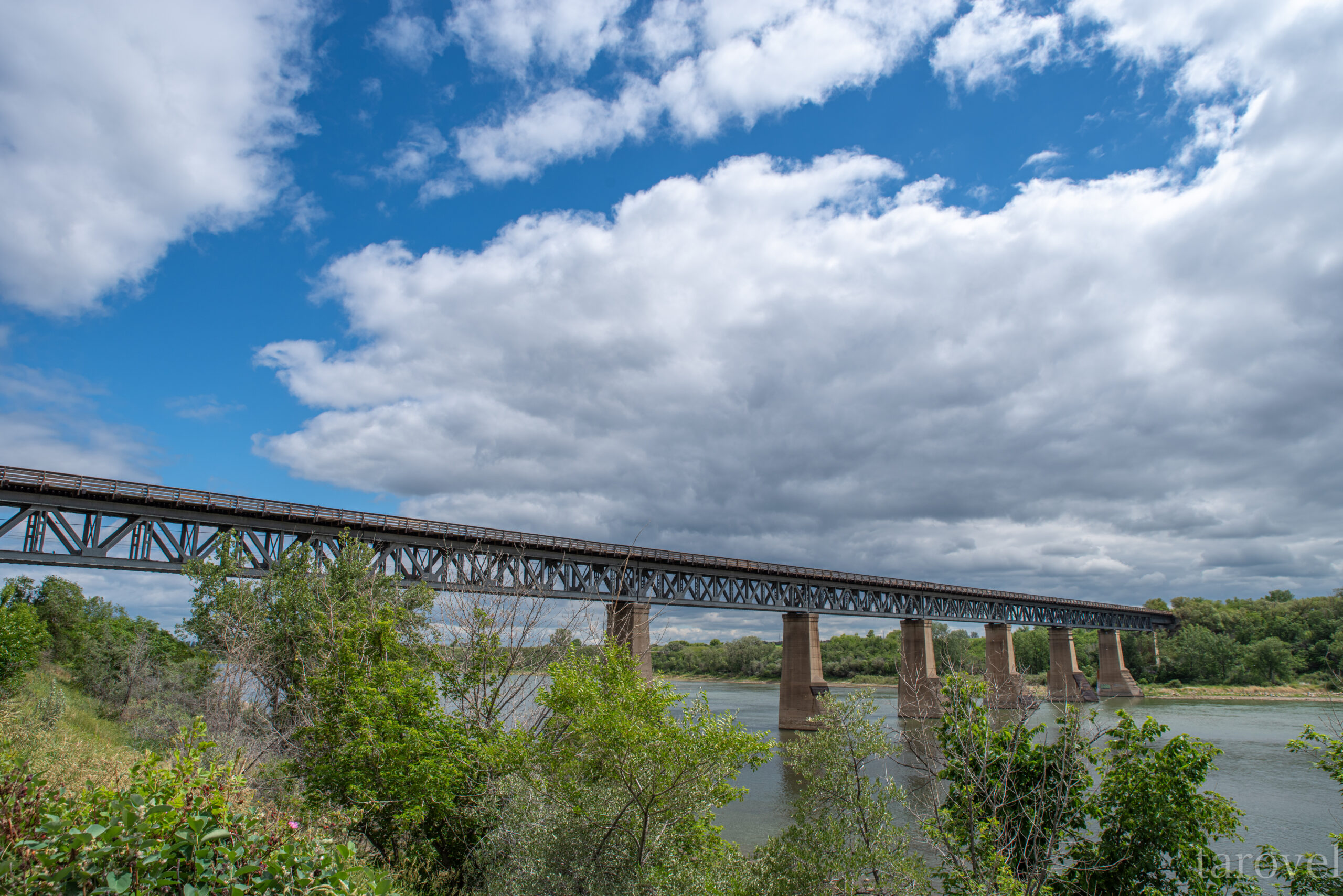 サスカトゥーンの川と鉄道橋を同時に楽しめる旅ルート。カナダのCPRブリッジへの旅ルートとは。