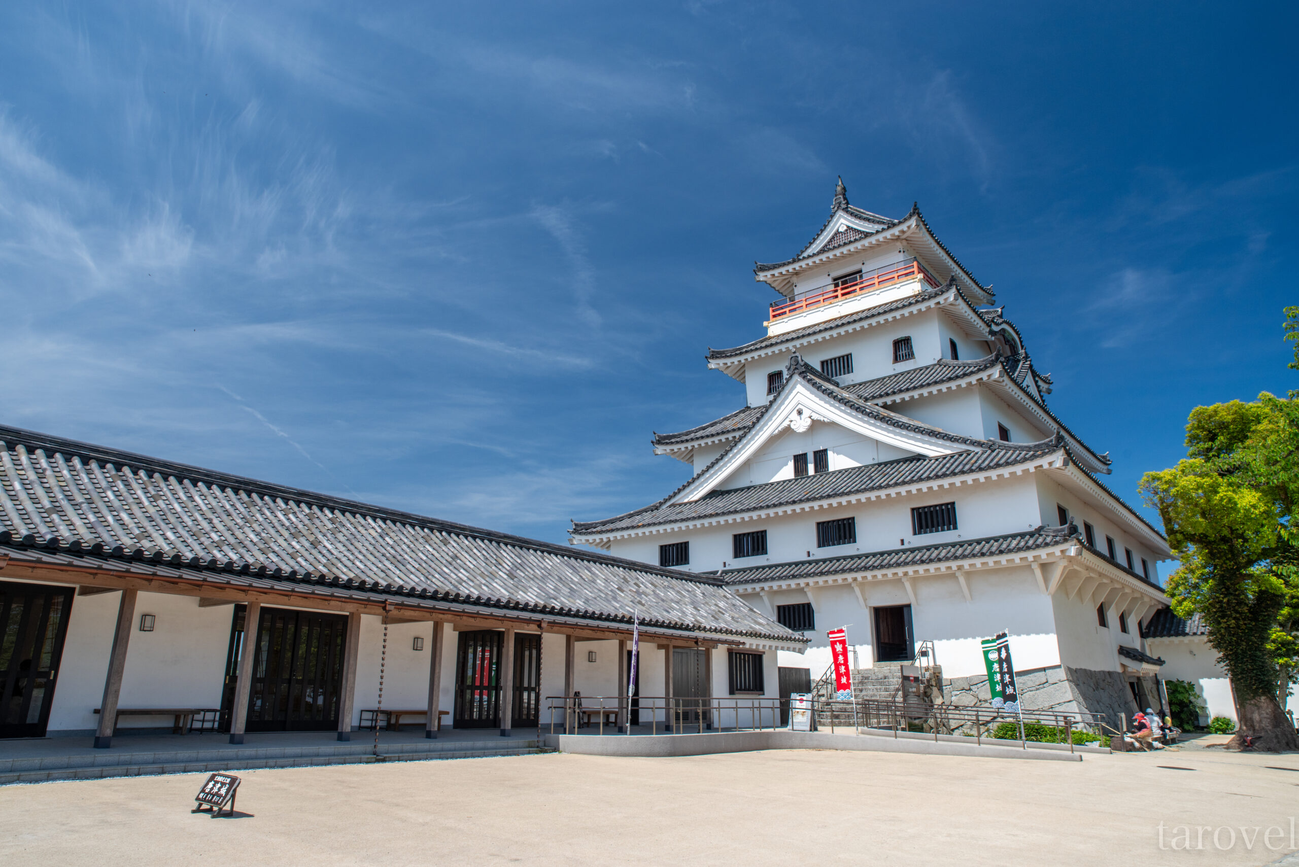 美しい海と歴史的城郭が織り成す絶景スポット。佐賀県の唐津城への行き方